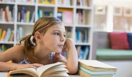 女孩子到底應不應該刮腋毛?刮還是不刮？這是一個問題