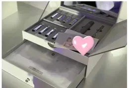 穿搭色彩美學（26）——夏季寧靜而清新的高級感配色，原來是它！