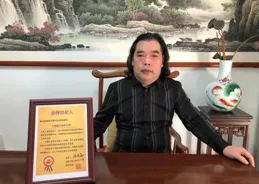 張月崗獨具一格的雄渾博大、意境悠遠的審美風格和語言樣式