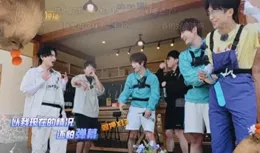 喧賓奪主：快樂老友記一共12期，亂哄哄的院人嘉賓就直接幹掉3期