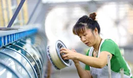 重慶黔江：搶抓「桑」機 趕織 「絲」 路