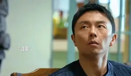 3歲拿大刀砍人，9歲騎在李連杰脖子上的小童星，現在怎麽樣了？