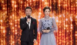 37歲李思思離開央視後首登封面，穿新中式白裙身材曼妙，太美了