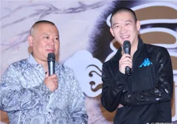 侯耀華清門風波不斷，曹雲金直播正面回應，與德雲社淵源再被挖掘