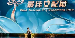 中餐廳8：黃曉明、姜妍同是請假去領獎，尹正的態度卻「不同」？