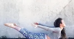 想要瘦腰翹臀，這6個瑜伽體式必練，趕緊收藏！