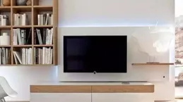 電視螢幕臟了別亂擦，教你一個小竅門，保持螢幕幹凈不易吸附灰塵