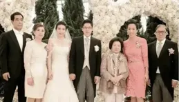 郭晶晶媽媽罕露面！身姿挺拔氣質不輸親家，長期住在霍家幫忙帶娃