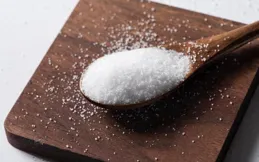 買食用鹽，挑「海鹽」還是「精鹽」？早了解早受益，別買錯了