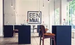 【中餐廳】崇洋媚外？只允許外國人進餐點頭哈腰，驅離警告中國人