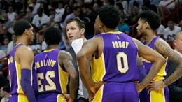 湖人真是賠了夫人又折兵！損失兩員大將！下賽季的湖人何去何從？