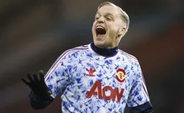 每體：範德貝克肌肉輕微不適，因此還沒有代表赫羅納出場