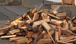 半年多無人對出，上聯：此木為柴，跪求下聯