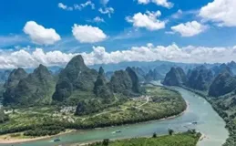 暑期旅行攻略：走進課本中的中華奇觀與美食