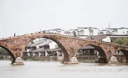 水網密布的江南水鄉，這寧靜和諧的水墨畫卷，是我心頭的溫柔繾綣