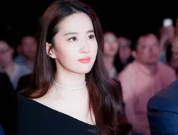 劉亦菲機場驚艷高級美感