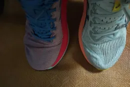 亞瑟士superblast1代、2代親測對比