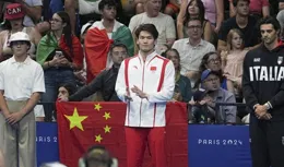 現場丨徐嘉余告慰恩師：三屆奧運三枚銀牌，這是最特別的一枚