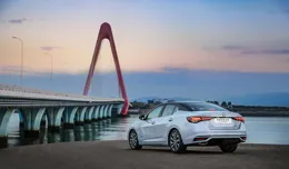 我想買台混動車，朋友不推薦國產日系，推薦了沃爾沃，是不是在坑我？