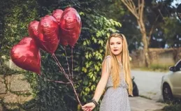 一個女人有錢沒錢，一眼就能看出來，這3點偽裝不了