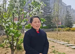 湖南阿姨的雙面人生：白天是寫字樓清潔工，晚上卻化身知名畫家