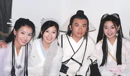 金庸給了她最美的名字，她卻勾搭徒兒玩弄少俠，還親手害死丈夫