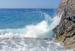 說好的永遠在一起呢，誰在將月球推離地球？