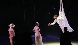 劉德華63歲上海演唱會，最幸福竟的是伴舞女孩！網友們議論紛紛！