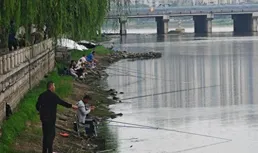 實地探訪聊城部份危險水域：警示牌遭無視，違規野釣者不少