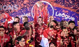 4年前的今天：利物浦結束30年等待，正式捧起英超冠軍獎杯