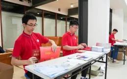 喜從天降！廣東學子收到「飛」來的錄取通知書