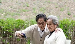 人到六十才明白，對親人淡漠，對外人和氣，是毫無意義的