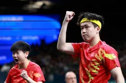 故意的？王楚欽球拍被攝影師踩斷，攝影師國籍身份曝光，本人回應