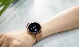 「潛水級」智慧型手錶不防汗？兒子推薦他換……