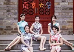 大學生「旗袍」畢業照火了，男生比女生還妖艷，網友驚嘆！