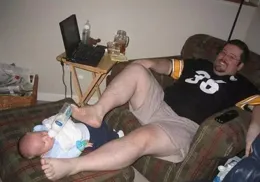 暑期後媽「特別關懷」，親爹揮刀護犢，網友直呼劇情炸裂！