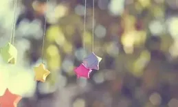 「今日寄語」在這美好的一天，讓我們追求自己的夢想不要停止前進