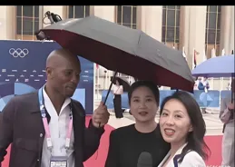 賈玲驚艷巴黎奧運會，自信笑容征服央視采訪，身材更亮眼！