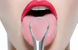 上了年紀，為啥嘴裏會臭烘烘的？醫生提醒：一般逃不過4個原因！