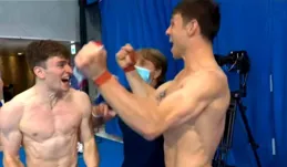 夠快的！拿完銀牌沒幾天 湯姆-戴利的奧運主題毛衣織完了