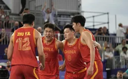 爆冷擊敗世界第一！中國小夥們拿下首勝