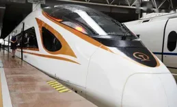 新疆鐵路上半年客貨雙增 為經濟發展註入強勁動力