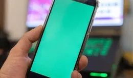 手機不用的時候，應該螢幕朝上放還是朝下放？多數人都做錯了