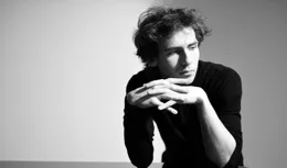 雨中彈琴，這位驚艷巴黎奧運開幕式的90後是什麽來頭