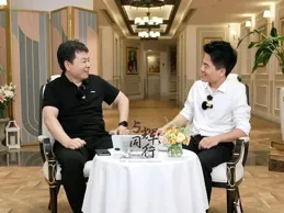 董宇輝笑麻了！余承東說有的管理是臭棋簍子，網友：這點評絕了！