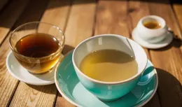 蜂蜜水是潤腸的佳品！專家反復強調：過了50歲，喝水多喝「3水」