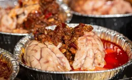 老人一呼吸就一股怪味？建議55歲後，遠離3個習慣，老了或沒味