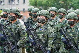 16萬台軍面臨巨大危機，以武拒統的根基，出現了前所未有的動搖