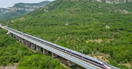 辟謠中國高鐵1公裏耗1萬度電，官方權威解讀→