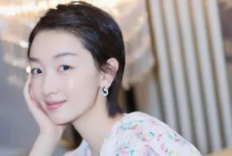 周冬雨怎麽跟變了一個人似的，變漂亮了，以前太幹吧了！